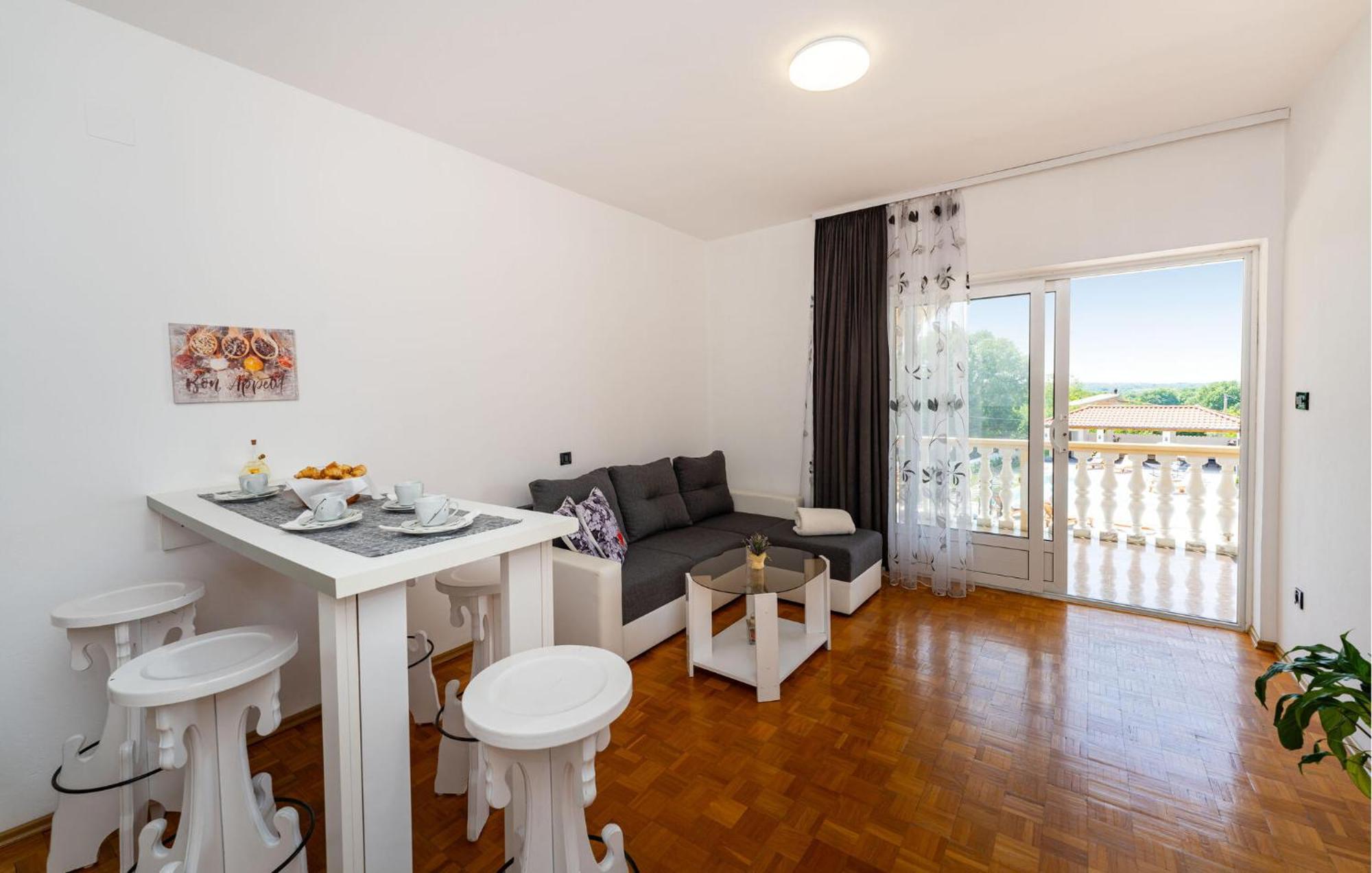 Beautiful Apartment In Galovac With Kitchen エクステリア 写真