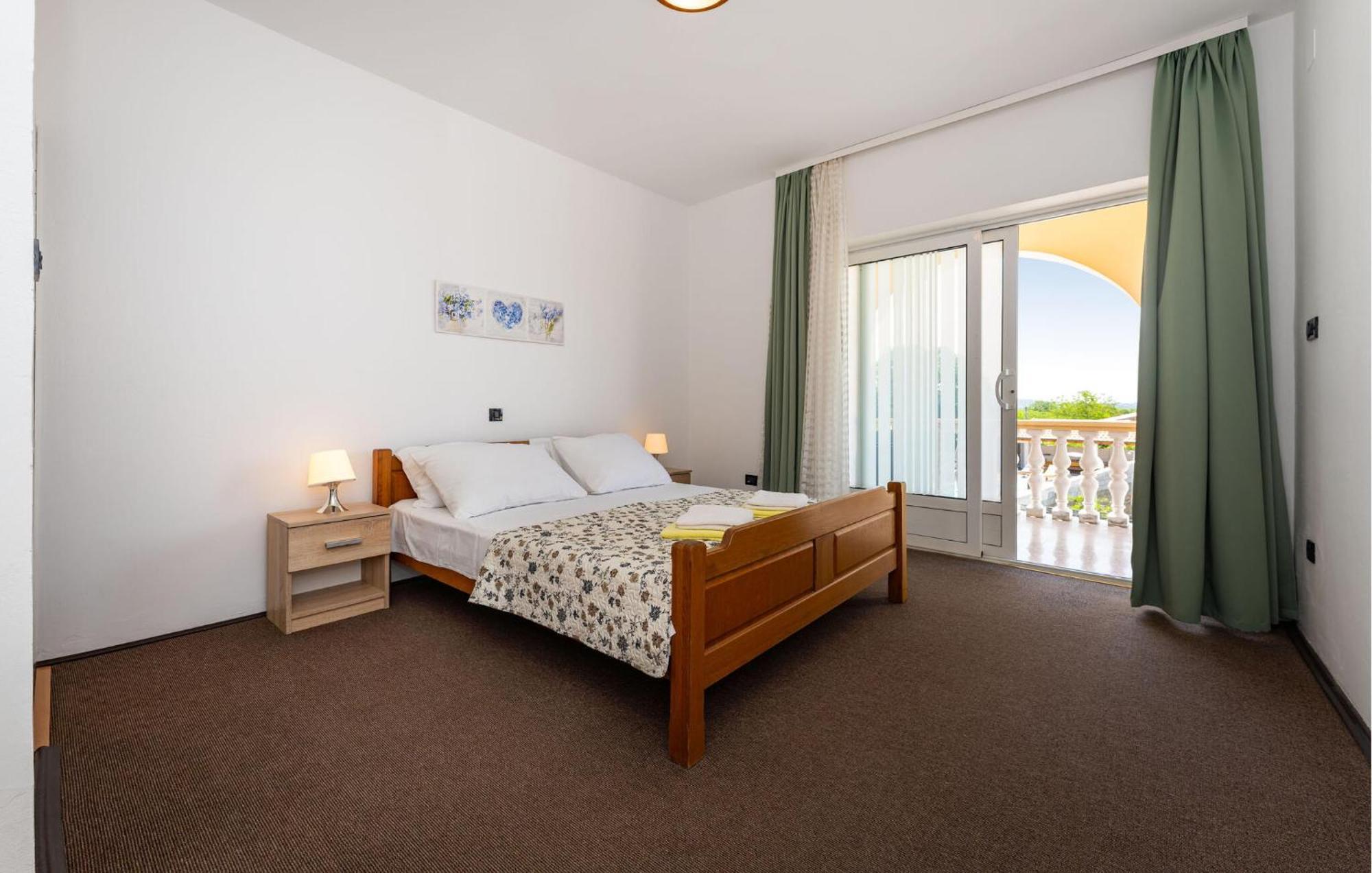 Beautiful Apartment In Galovac With Kitchen エクステリア 写真